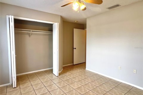 Casa en alquiler en Brandon, Florida, 3 dormitorios, 172.61 m2 № 1833254 - foto 6