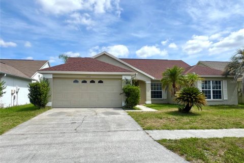 Casa en alquiler en Brandon, Florida, 3 dormitorios, 172.61 m2 № 1833254 - foto 1