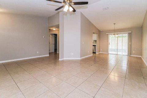 Villa ou maison à louer à Eustis, Floride: 3 chambres, 119.66 m2 № 2413524 - photo 4