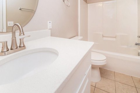 Villa ou maison à louer à Eustis, Floride: 3 chambres, 119.66 m2 № 2413524 - photo 12
