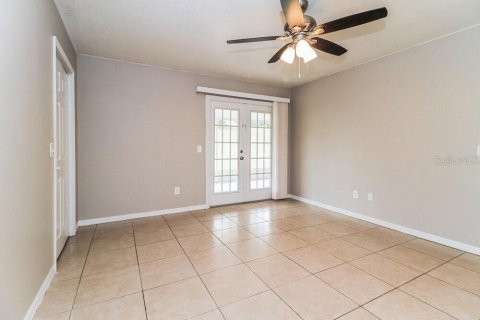 Villa ou maison à louer à Eustis, Floride: 3 chambres, 119.66 m2 № 2413524 - photo 10