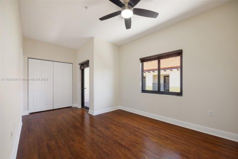 Touwnhouse à vendre à Miami, Floride: 3 chambres, 132.39 m2 № 1801044 - photo 13