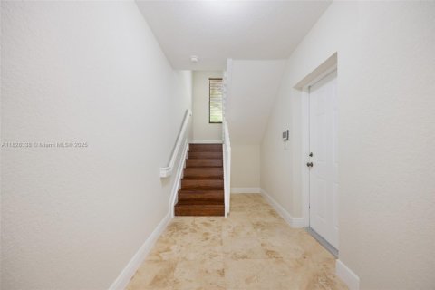 Touwnhouse à vendre à Miami, Floride: 3 chambres, 132.39 m2 № 1801044 - photo 7