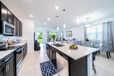 Casa en alquiler en Deerfield Beach, Florida, 4 dormitorios, 202.43 m2 № 2054229 - foto 13