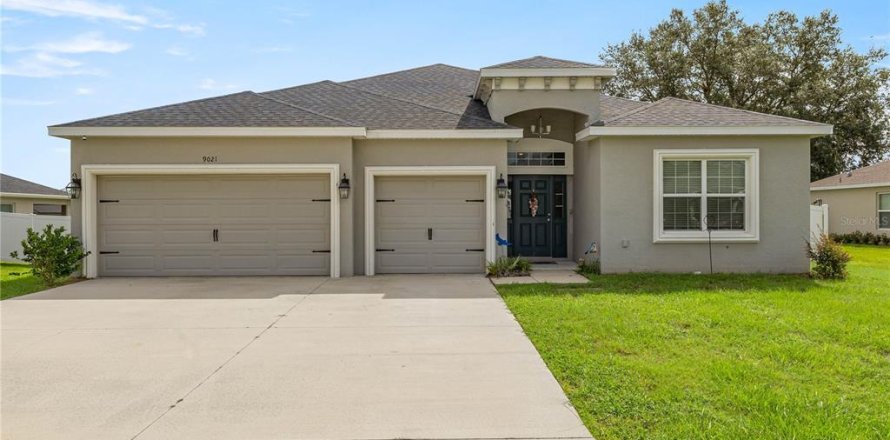 House in Ocala, Florida 4 bedrooms, 231.42 sq.m. № 1913267