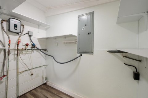 House in Saint Petersburg, Florida 3 bedrooms, 114.64 sq.m. № 2210932 - photo 25