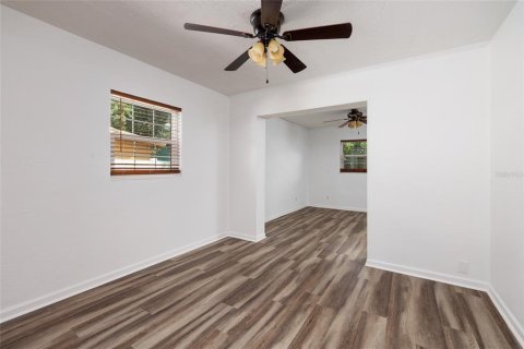 House in Saint Petersburg, Florida 3 bedrooms, 114.64 sq.m. № 2210932 - photo 23