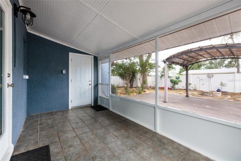 House in Saint Petersburg, Florida 3 bedrooms, 114.64 sq.m. № 2210932 - photo 27