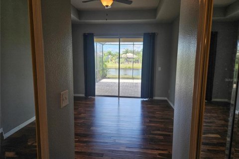 House in Bradenton, Florida 4 bedrooms, 273.88 sq.m. № 2117014 - photo 30