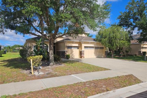 House in Bradenton, Florida 4 bedrooms, 273.88 sq.m. № 2117014 - photo 3