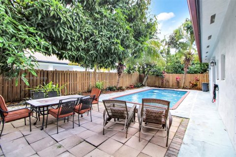 Casa en venta en Miami, Florida, 4 dormitorios, 173.91 m2 № 1953337 - foto 29