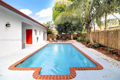 Casa en venta en Miami, Florida, 4 dormitorios, 173.91 m2 № 1953337 - foto 26