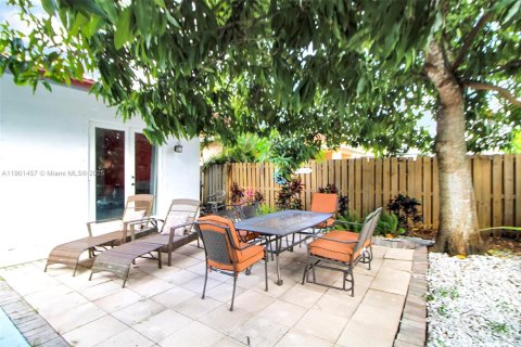 Casa en venta en Miami, Florida, 4 dormitorios, 173.91 m2 № 1953337 - foto 30