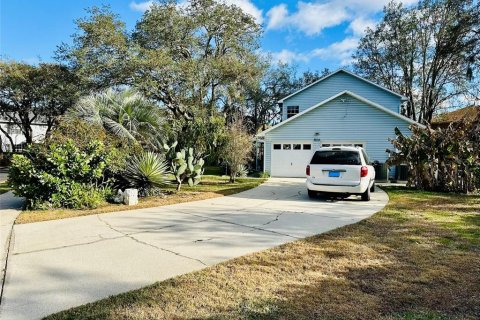 Villa ou maison à louer à New Port Richey, Floride: 4 chambres, 231.05 m2 № 2306348 - photo 5