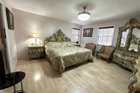 Villa ou maison à louer à New Port Richey, Floride: 4 chambres, 231.05 m2 № 2306348 - photo 24