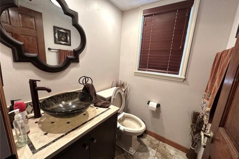 Villa ou maison à louer à New Port Richey, Floride: 4 chambres, 231.05 m2 № 2306348 - photo 19