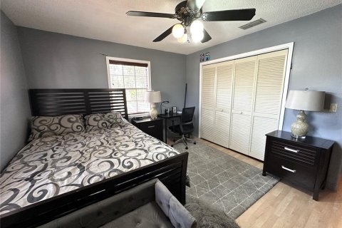 Villa ou maison à louer à New Port Richey, Floride: 4 chambres, 231.05 m2 № 2306348 - photo 30