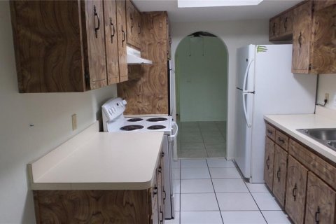 Casa en alquiler en Tarpon Springs, Florida, 2 dormitorios, 107.49 m2 № 1893761 - foto 2
