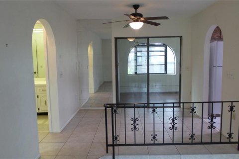 Casa en alquiler en Tarpon Springs, Florida, 2 dormitorios, 107.49 m2 № 1893761 - foto 15