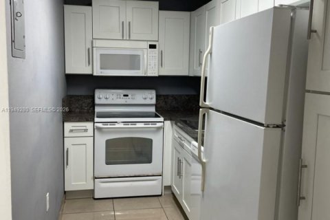 Снять в аренду кондоминиум в Майами, Флорида 2 спальни, 73.67м2, № 2019740 - фото 5