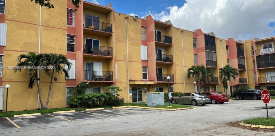 Кондоминиум с 2 спальнями в Майами, Флорида № 2019740