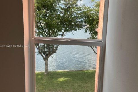 Снять в аренду кондоминиум в Майами, Флорида 2 спальни, 73.67м2, № 2019740 - фото 10