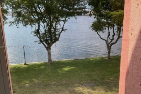 Снять в аренду кондоминиум в Майами, Флорида 2 спальни, 73.67м2, № 2019740 - фото 11