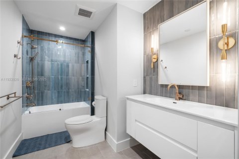 Casa en venta en Pinecrest, Florida, 5 dormitorios, 275.18 m2 № 1976720 - foto 14