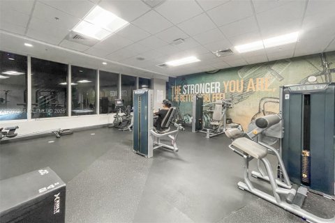 Condo in Miami, Florida, 2 bedrooms  № 2154899 - photo 25