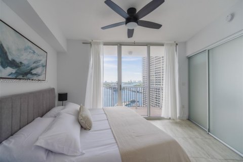 Condo in Miami, Florida, 2 bedrooms  № 2154899 - photo 17