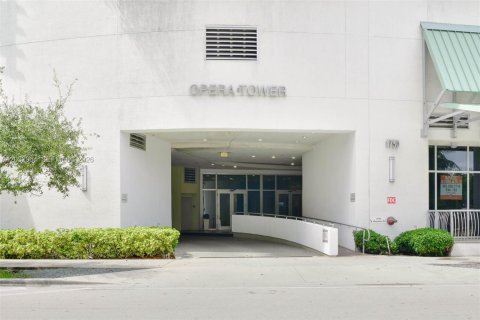 Condo in Miami, Florida, 2 bedrooms  № 2154899 - photo 29