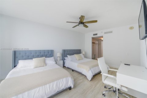 Condo in Miami, Florida, 2 bedrooms  № 2154899 - photo 20