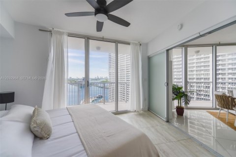 Condo in Miami, Florida, 2 bedrooms  № 2154899 - photo 18
