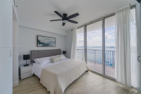 Condo in Miami, Florida, 2 bedrooms  № 2154899 - photo 16