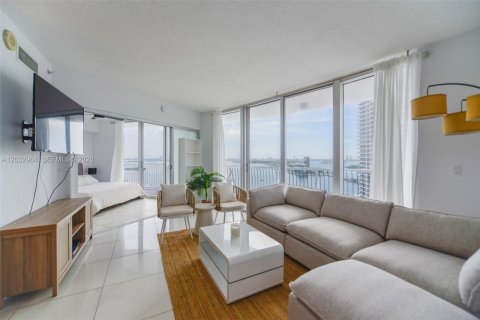 Condo in Miami, Florida, 2 bedrooms  № 2154899 - photo 6