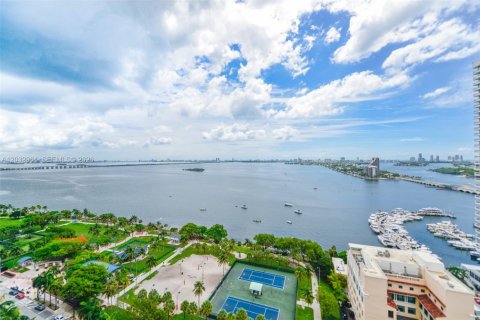 Condo in Miami, Florida, 2 bedrooms  № 2154899 - photo 3