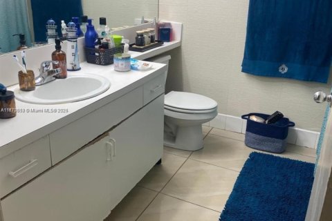 Condo in Doral, Florida, 1 bedroom № 1920075 - photo 7