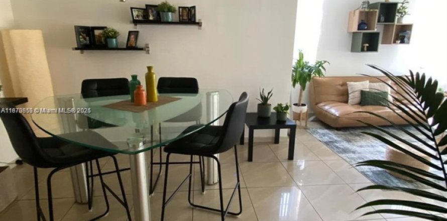 Condo in Doral, Florida, 1 bedroom № 1920075