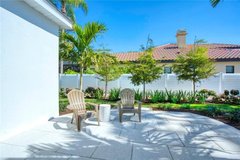 House in Sarasota, Florida 3 bedrooms, 281.87 sq.m. № 1719790 - photo 12