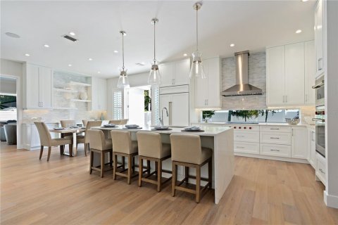 House in Sarasota, Florida 3 bedrooms, 281.87 sq.m. № 1719790 - photo 7