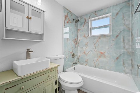 Купить виллу или дом в Гудзон, Флорида 5 комнат, 108.88м2, № 1914899 - фото 25