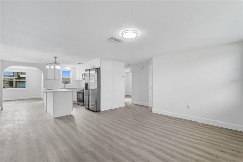Купить виллу или дом в Гудзон, Флорида 5 комнат, 108.88м2, № 1914899 - фото 14