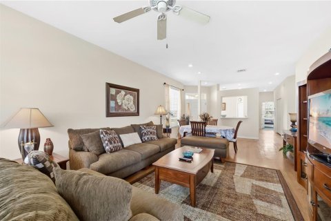 Condo in Lakeland, Florida, 3 bedrooms № 2122037 - photo 9
