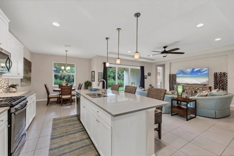 House in Bradenton, Florida 3 bedrooms, 267 sq.m. № 1857648 - photo 11