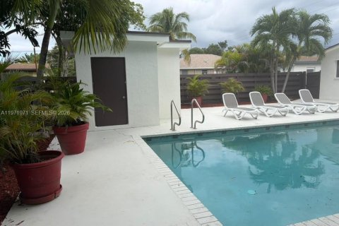 House in Hallandale Beach, Florida 4 bedrooms, 143.26 sq.m. № 2328450 - photo 27