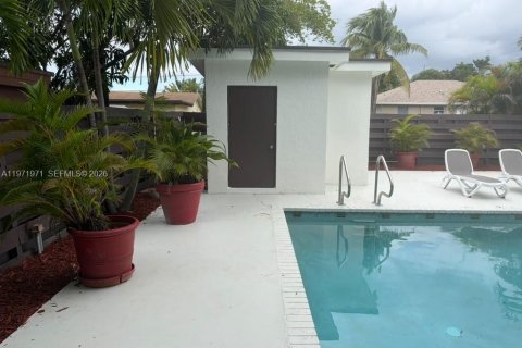 House in Hallandale Beach, Florida 4 bedrooms, 143.26 sq.m. № 2328450 - photo 28