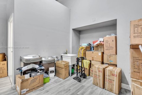 Купить коммерческую недвижимость в Майами, Флорида № 1959205 - фото 22