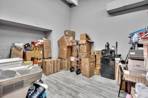 Купить коммерческую недвижимость в Майами, Флорида № 1959205 - фото 21