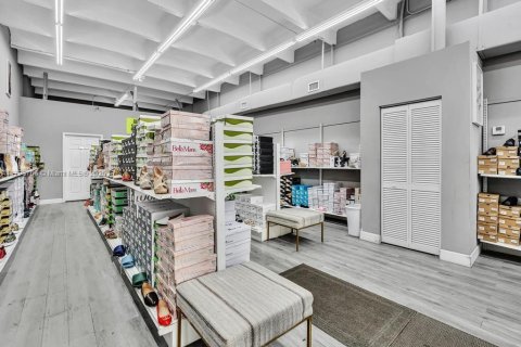 Купить коммерческую недвижимость в Майами, Флорида № 1959205 - фото 15