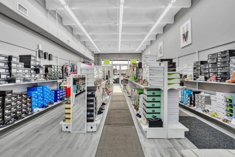 Купить коммерческую недвижимость в Майами, Флорида № 1959205 - фото 14